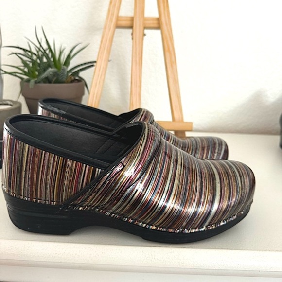 Dansko Profesional Nurse Multicolored Patent Leather Clogs Size EU 40 US 9.5/10 - Picture 3 of 16